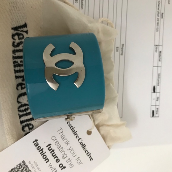 CHANEL Turquoise/Black Resin CC wide Cuff Bracelet - Picture 13 of 13